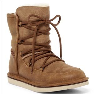 UGG Lodge Waterproof Boot